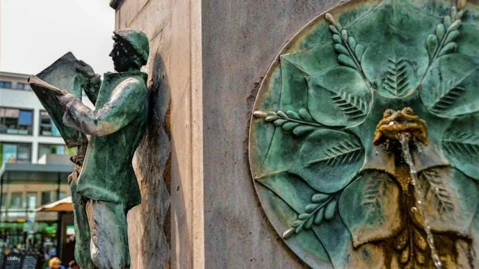 Self-guided Discovery Walk in Cologne with beers, charming alleys and dwarfs