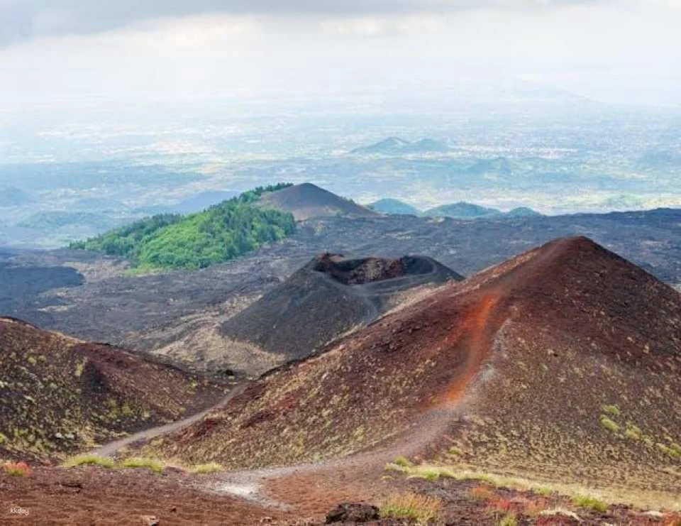 Mount Etna to 2900 mt and Taormina Full-Day Tour from Cefalù