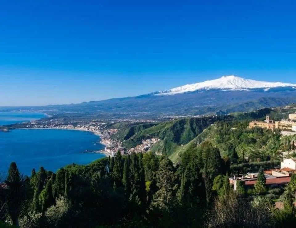 Mount Etna to 2900 mt and Taormina Full-Day Tour from Cefalù
