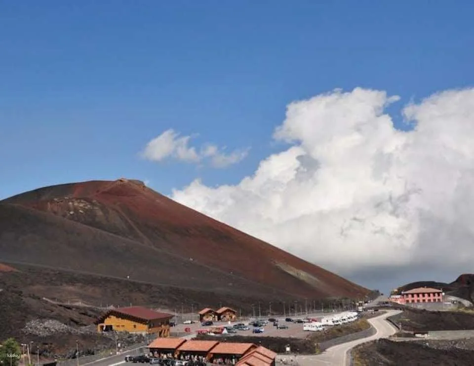 Mount Etna to 2900 mt and Taormina Full-Day Tour from Cefalù