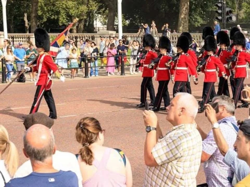 London Walking Tour with Entrance to the Sherlock Holmes Museum