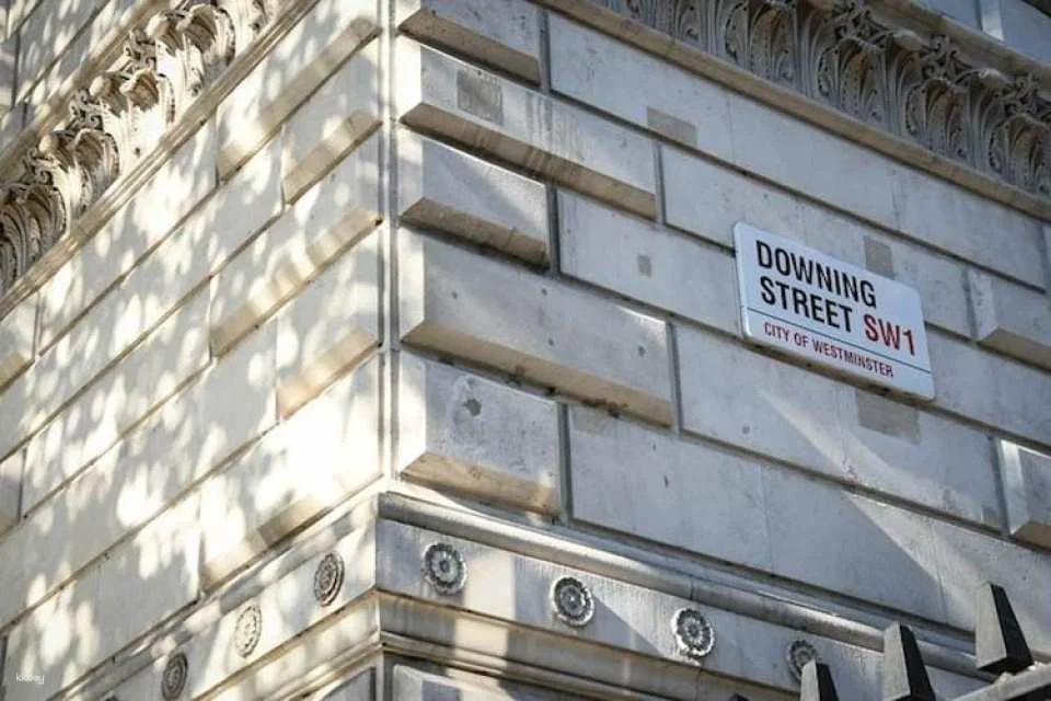 London Walking Tour with Entrance to the Sherlock Holmes Museum