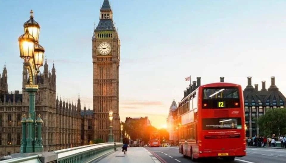 London Walking Tour with Entrance to the Sherlock Holmes Museum