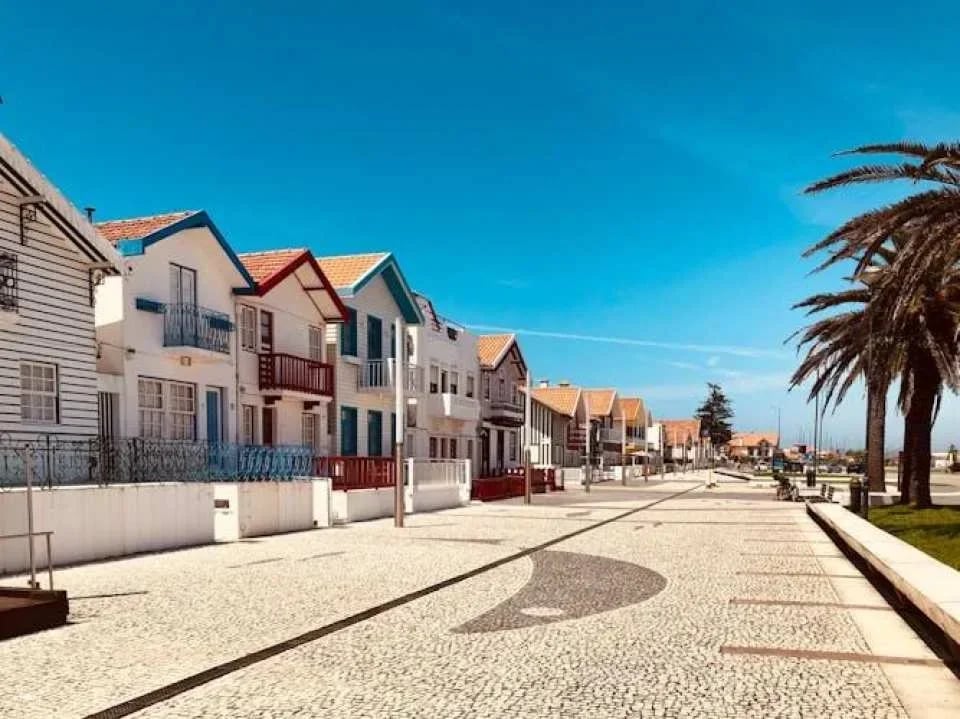 Full-day Aveiro, Costa Nova and Capelha da Pedra tour from Porto