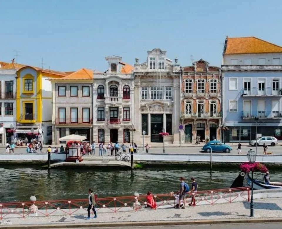 Full-day Aveiro, Costa Nova and Capelha da Pedra tour from Porto