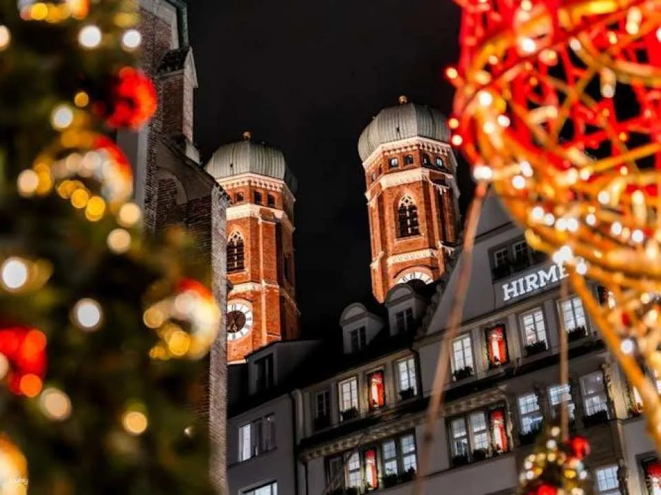 Munich Christmas market tour with traditional snacks and drinks
