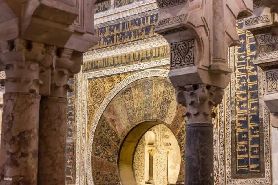 Cathedral-Mosque and Jewish quarter guided tour for small groups