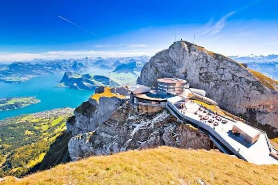 Private Golden Round Trip to the Pilatus from Zurich