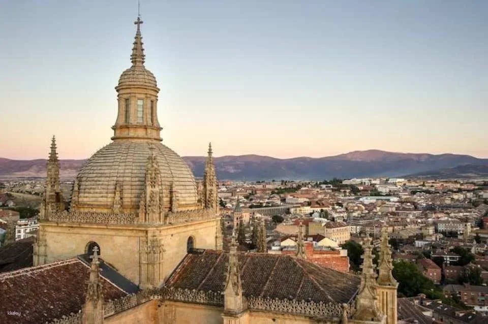 Guided tour to the tower with entrance ticket to Cathedral of Segovia
