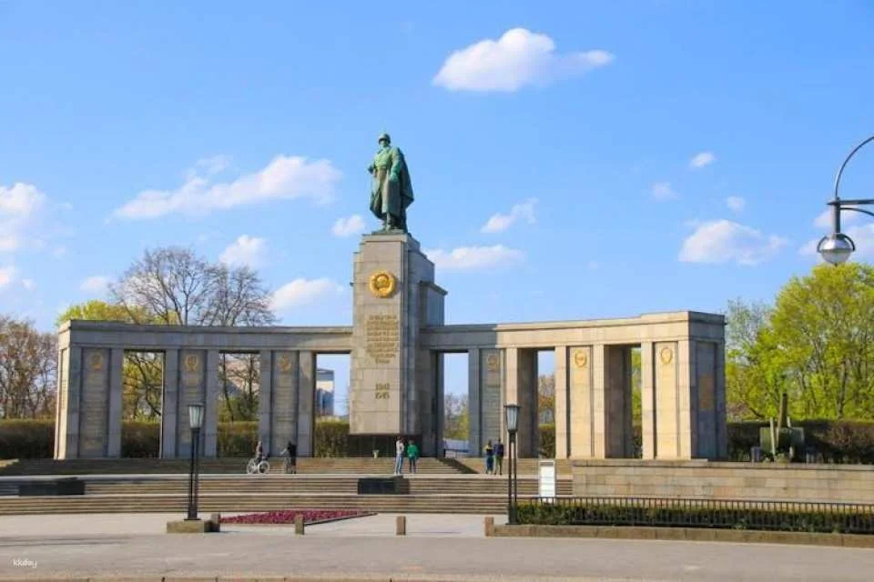 Stories of Berlin, private walking tour for couples