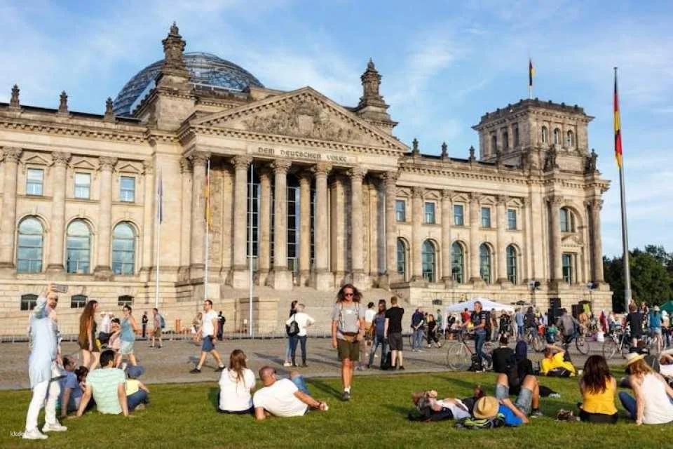 Stories of Berlin, private walking tour for couples