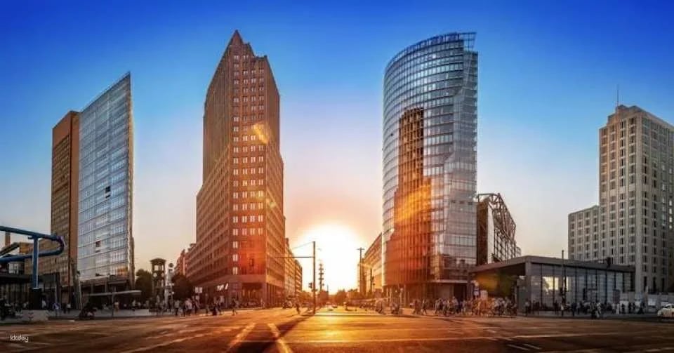 Stories of Berlin, private walking tour for couples