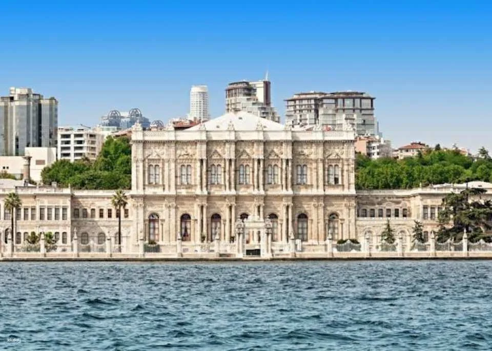 Skip-the-line Ticket for Dolmabahce Palace and Galata Tower