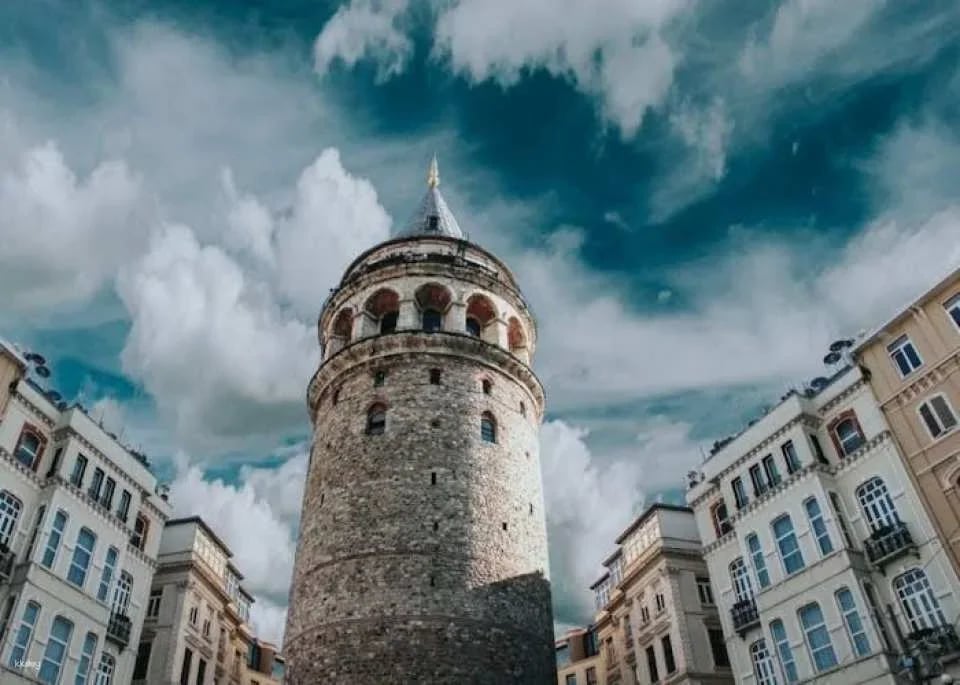 Skip-the-line Ticket for Dolmabahce Palace and Galata Tower