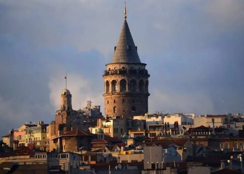 Skip-the-line Ticket for Dolmabahce Palace and Galata Tower