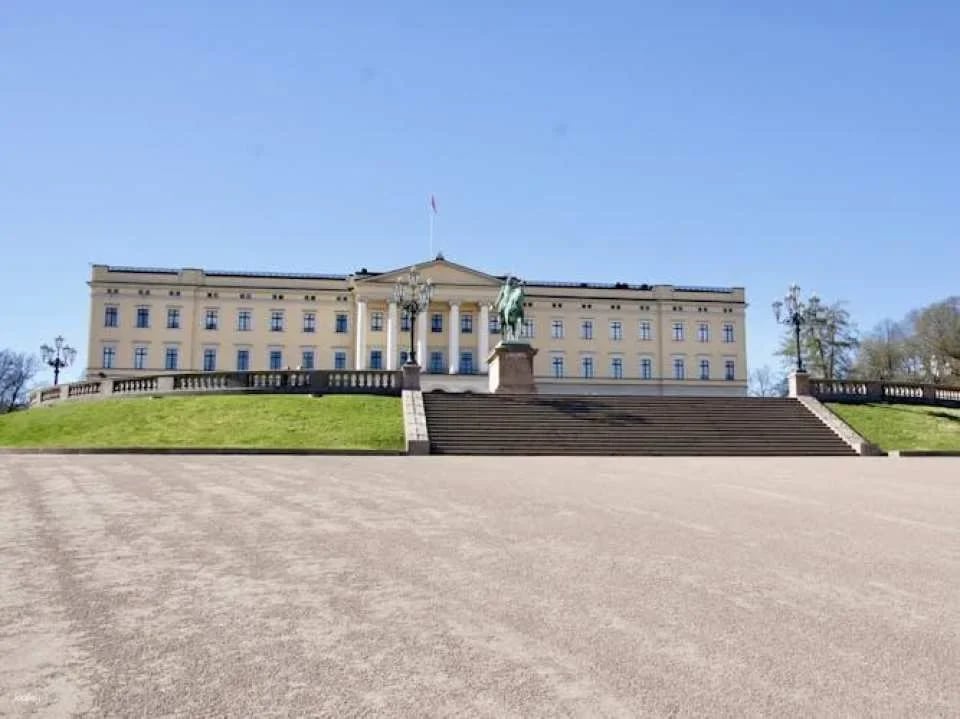 From fjord to palace guided tour in Oslo