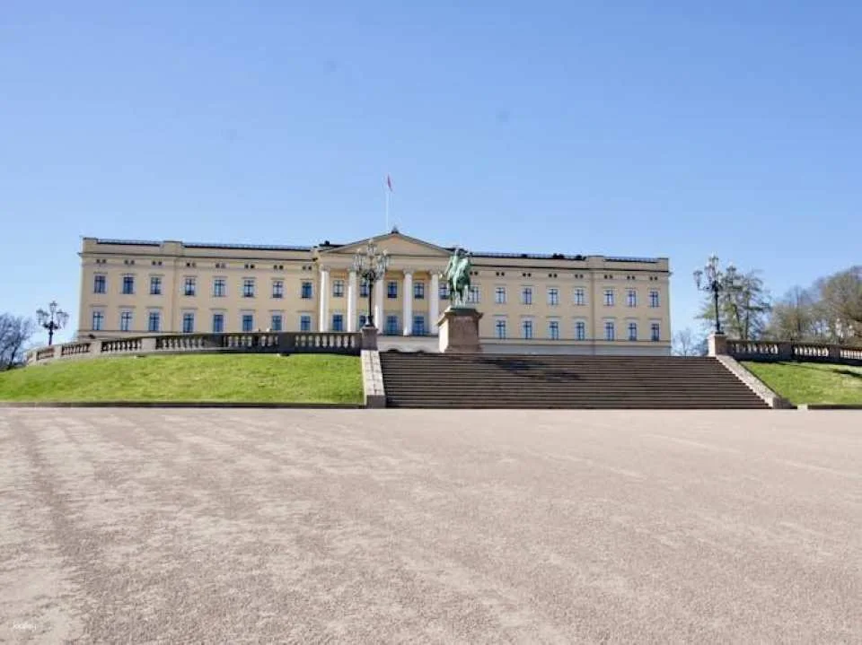 From fjord to palace guided tour in Oslo