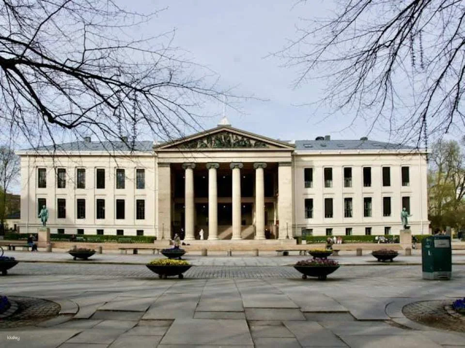 From fjord to palace guided tour in Oslo