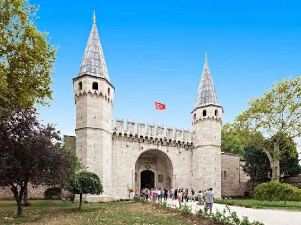 Topkapi Palace and Harem skip-the-line tickets with options