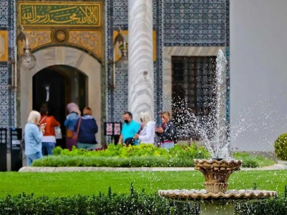Topkapi Palace and Harem skip-the-line tickets with options