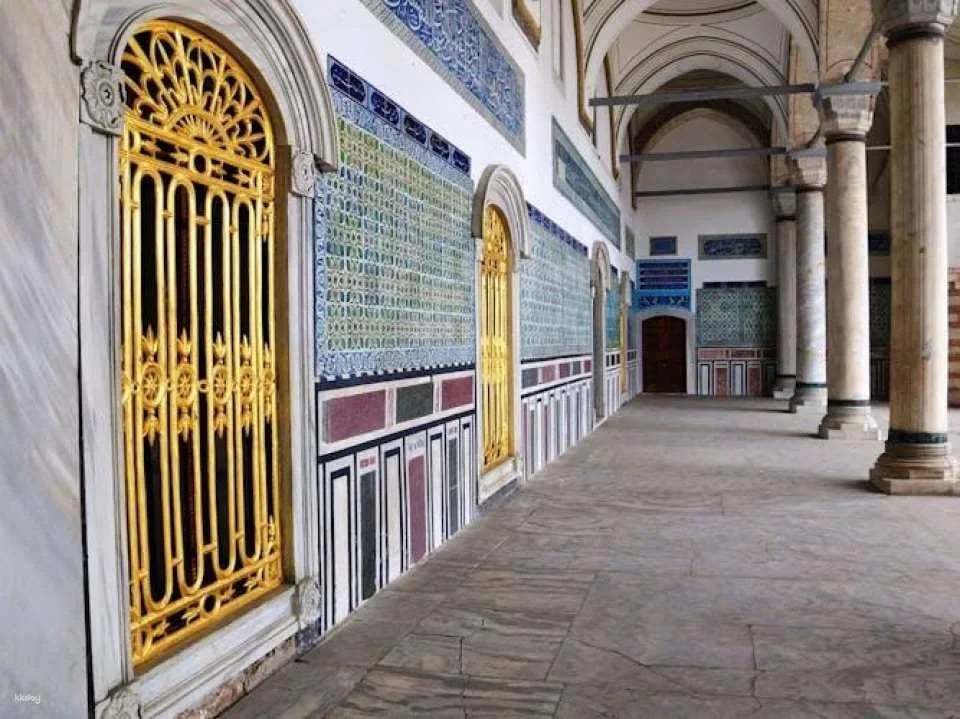 Topkapi Palace and Harem skip-the-line tickets with options