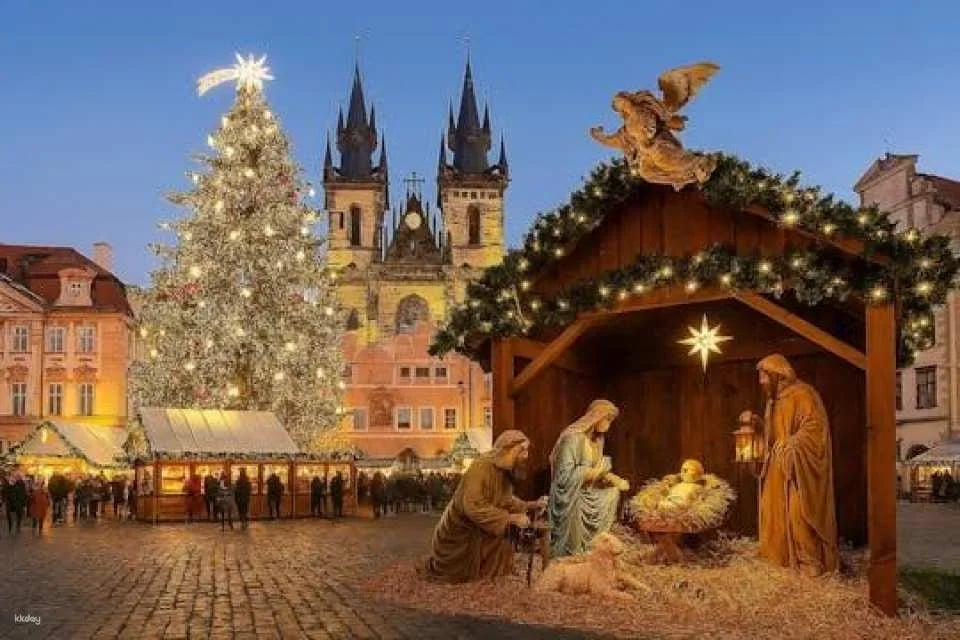 Unforgettable Christmas walking tour through Prague