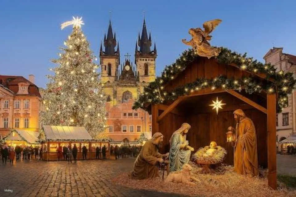 Unforgettable Christmas walking tour through Prague