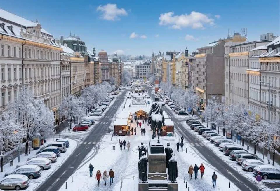 Unforgettable Christmas walking tour through Prague