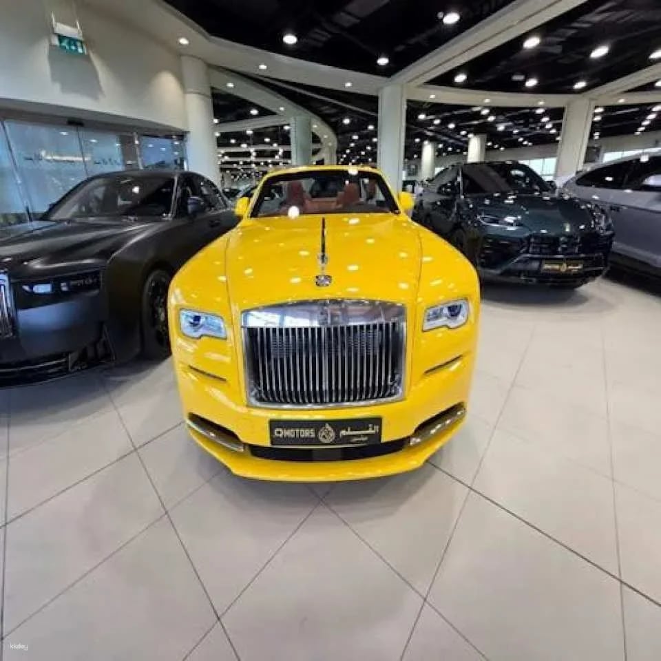 Dubai luxury car showroom tour with drop off at Dubai Mall