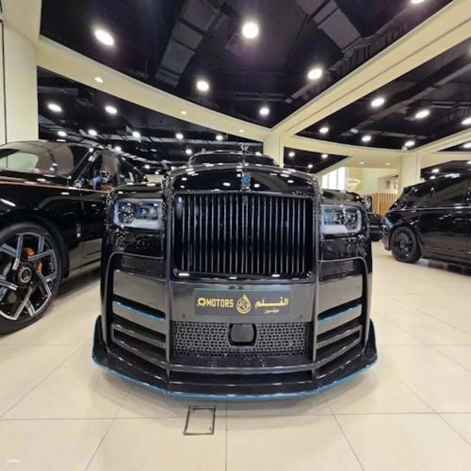 Dubai luxury car showroom tour with drop off at Dubai Mall