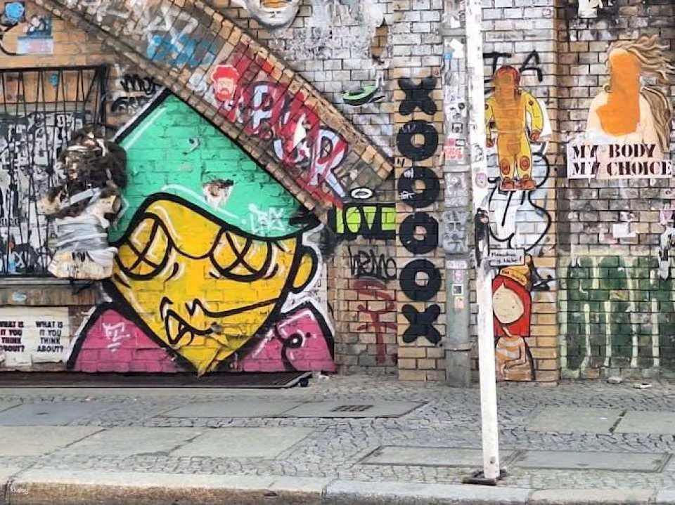 Berlin hidden spots and street art guided bike adventure