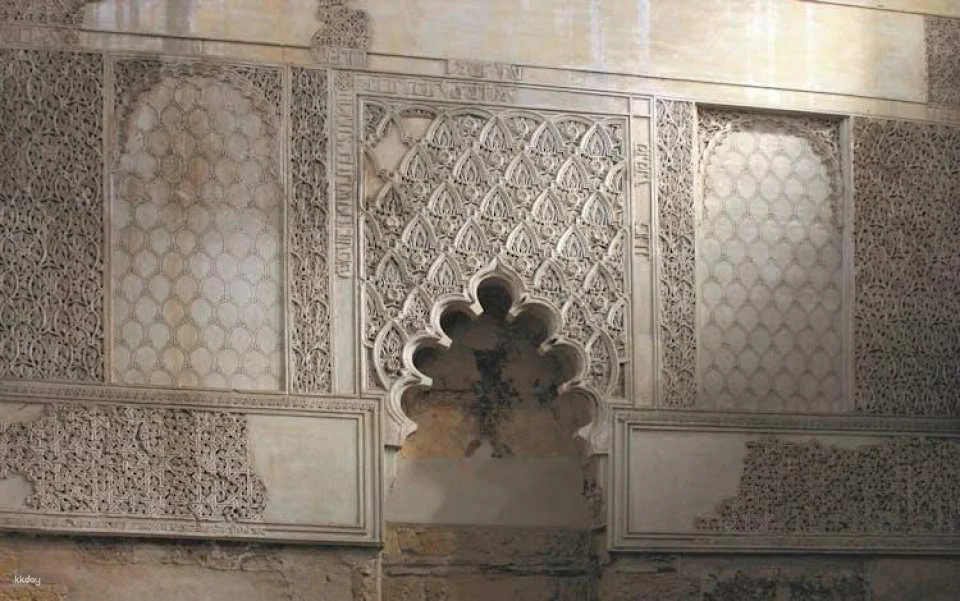 Guided tour of the Jewish Quarter and the Alcázar de los Reyes Cristianos