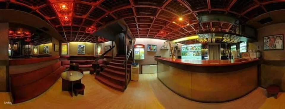 2-hour concert at Prague's historic Reduta Jazz Club