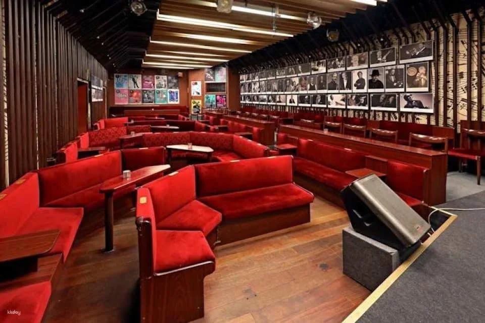 2-hour concert at Prague's historic Reduta Jazz Club