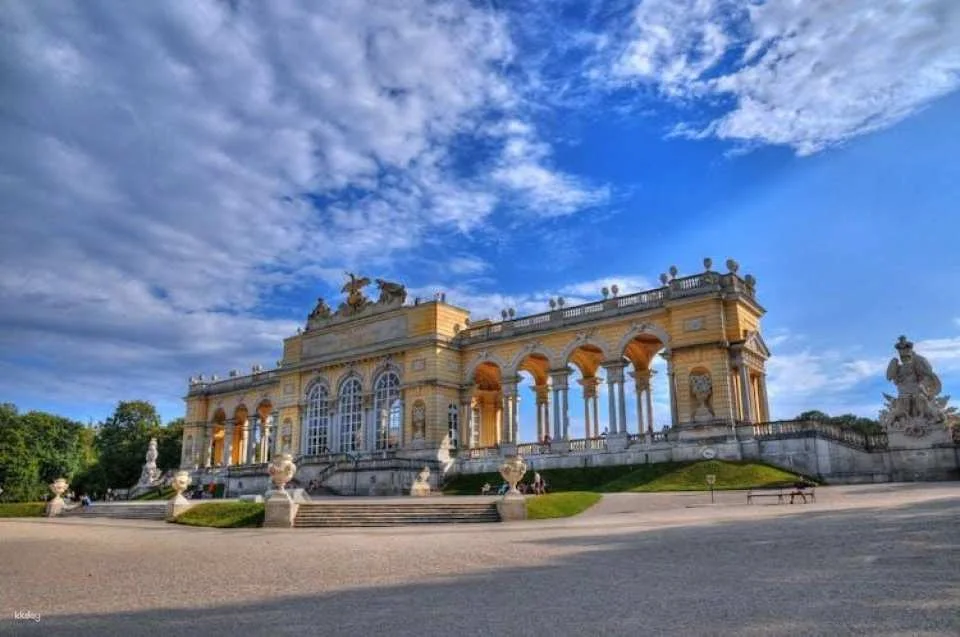 Schönbrunn Palace imperial self-guided audio tour