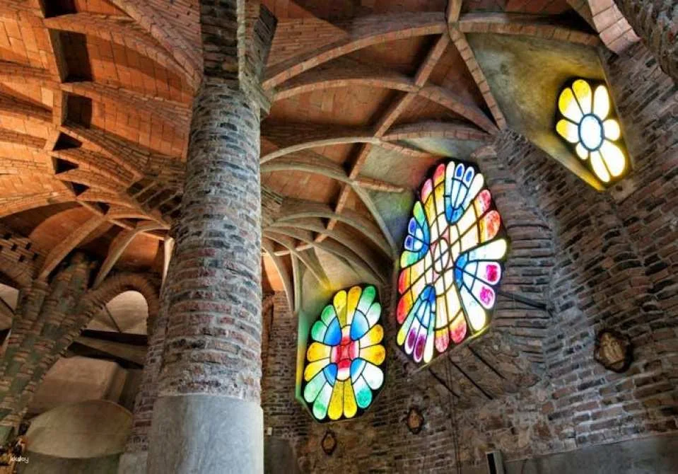 Gaudí Crypt in Colonia Güell guided tour
