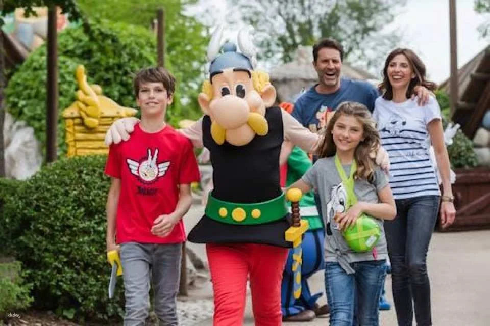 Parc Astérix® Ticket with round-trip transport from Paris