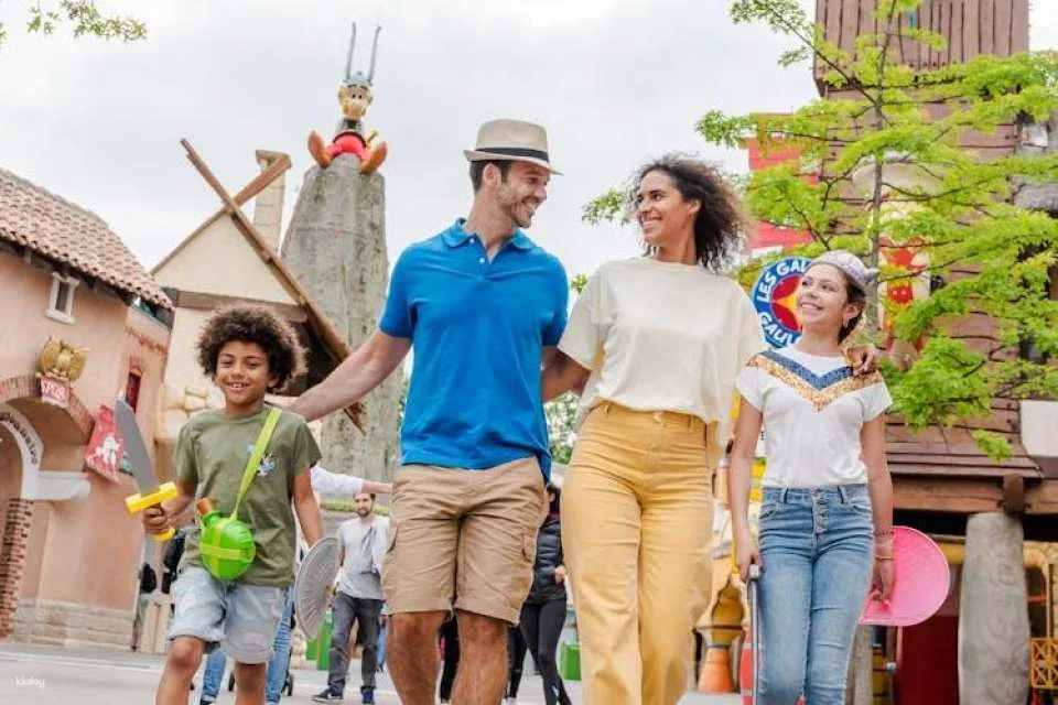 Parc Astérix® Ticket with round-trip transport from Paris