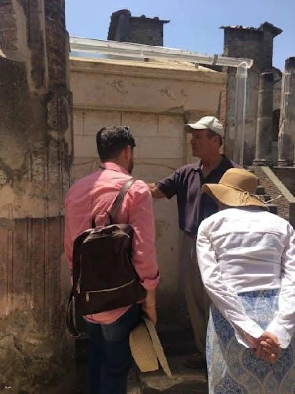 Herculaneum guided tour with an archeologist