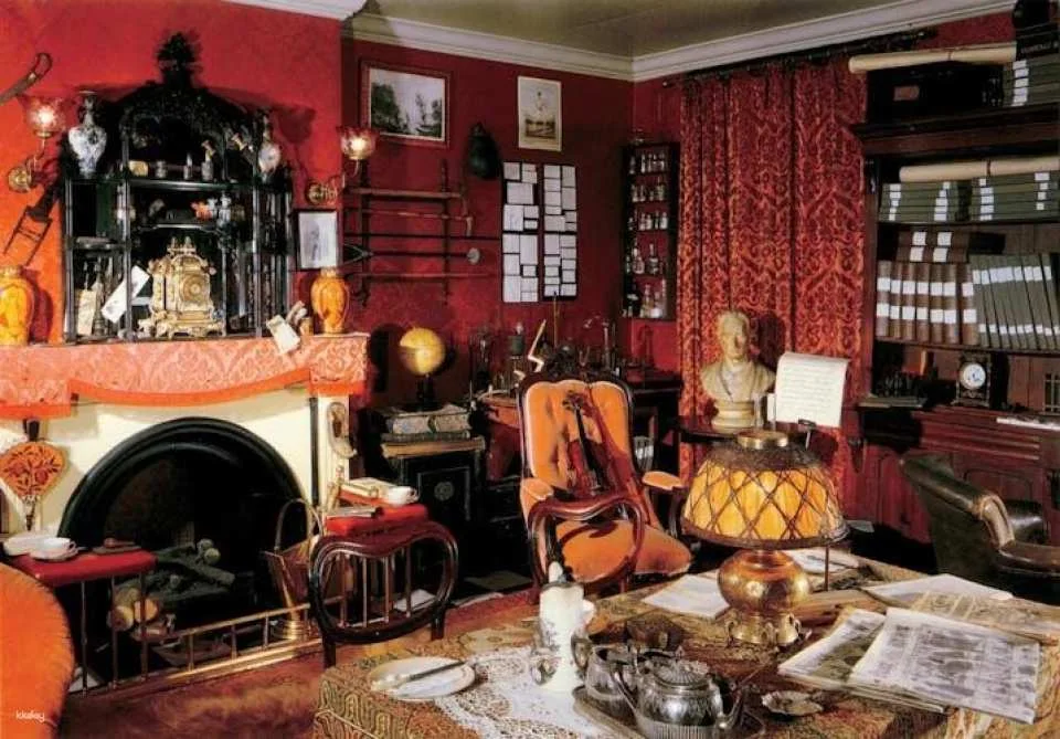 Sherlock Holmes Museum & Westminster Private Walking Tour