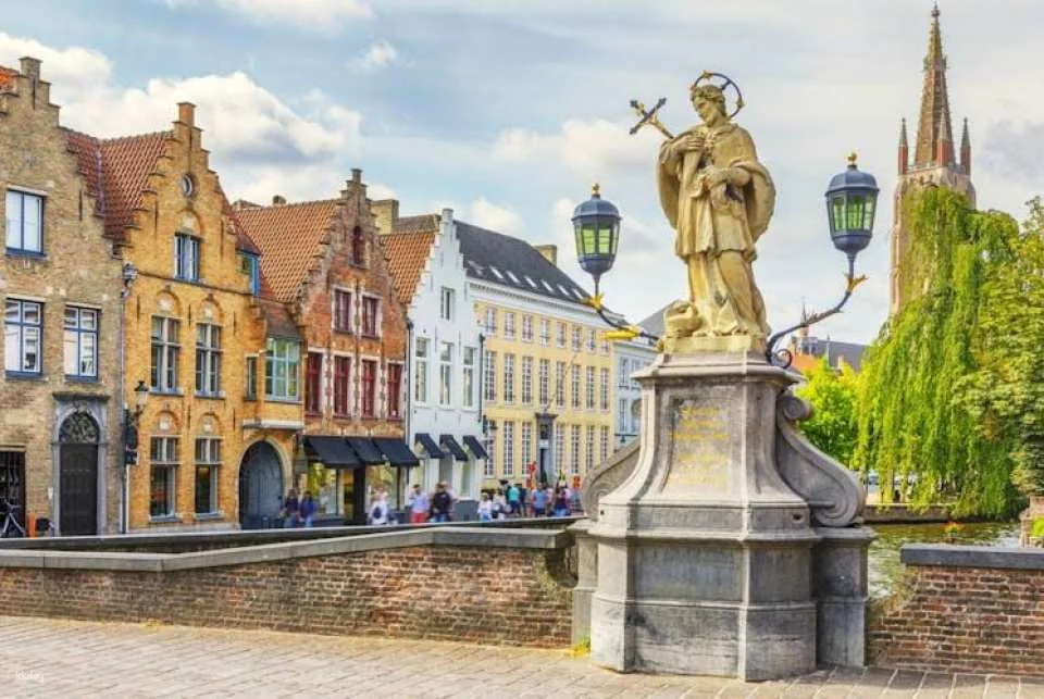 Bruges unveiled, a private full-day tour from Brussels