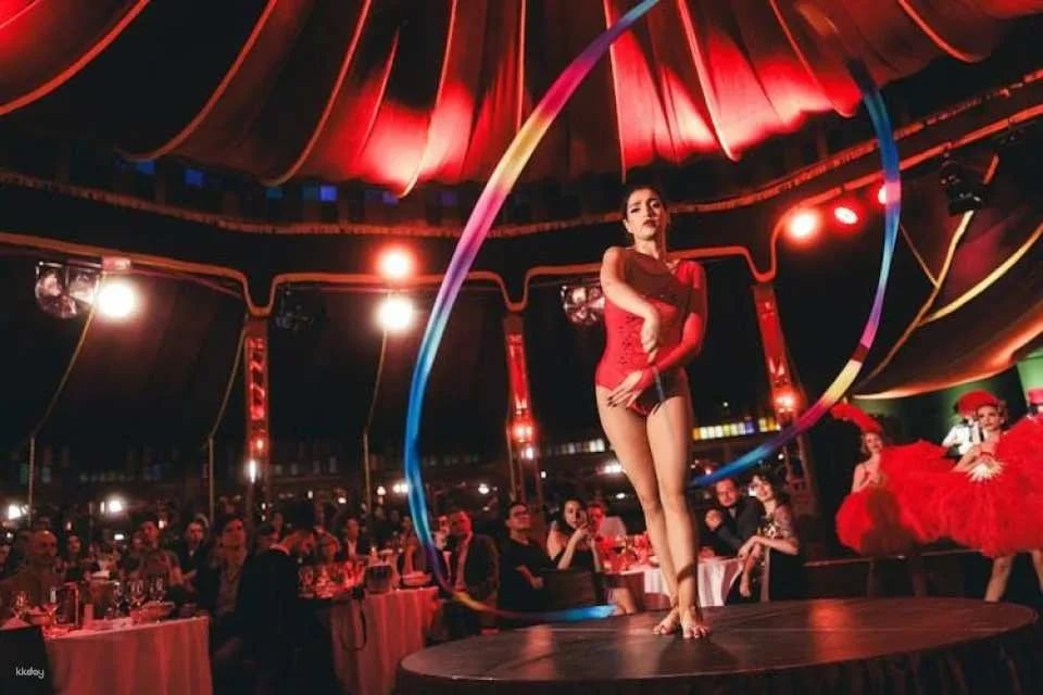 Burlesque dinner show experience