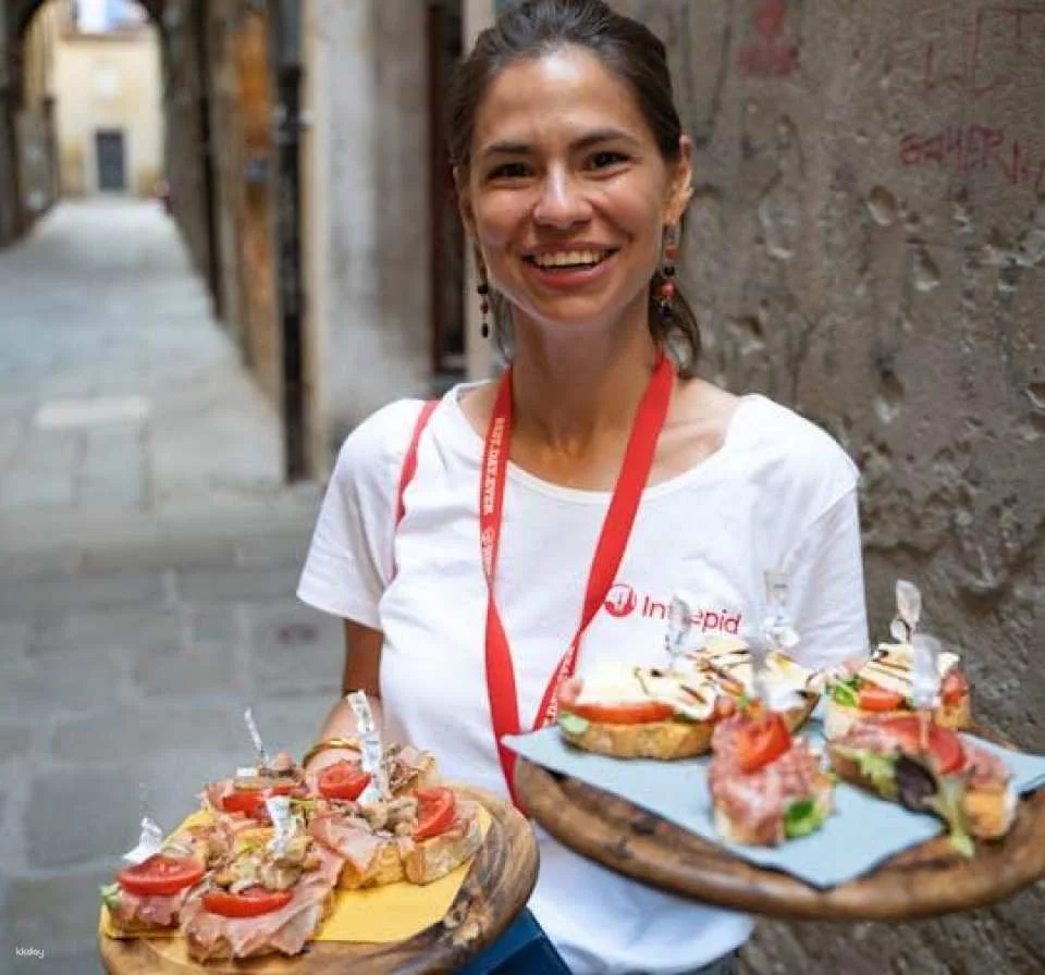 Cicchetti and wine guided tour in Venice