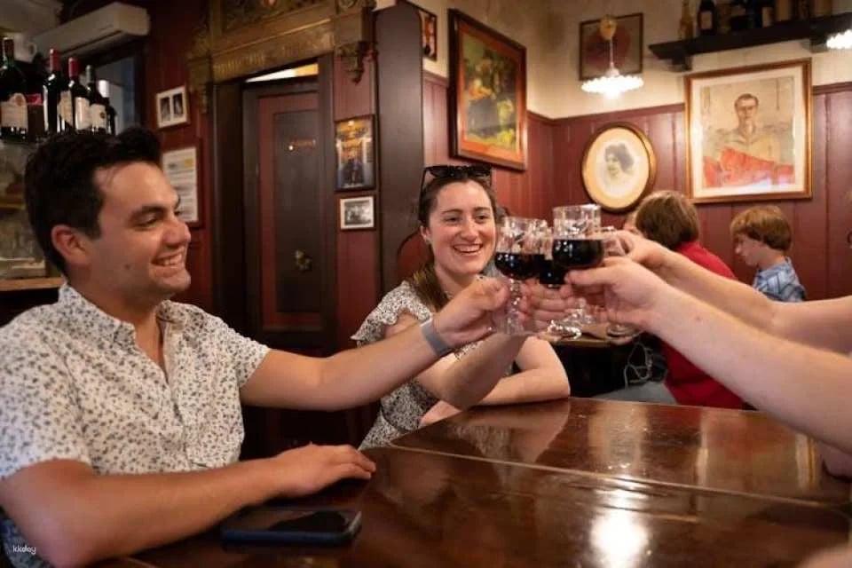 Cicchetti and wine guided tour in Venice