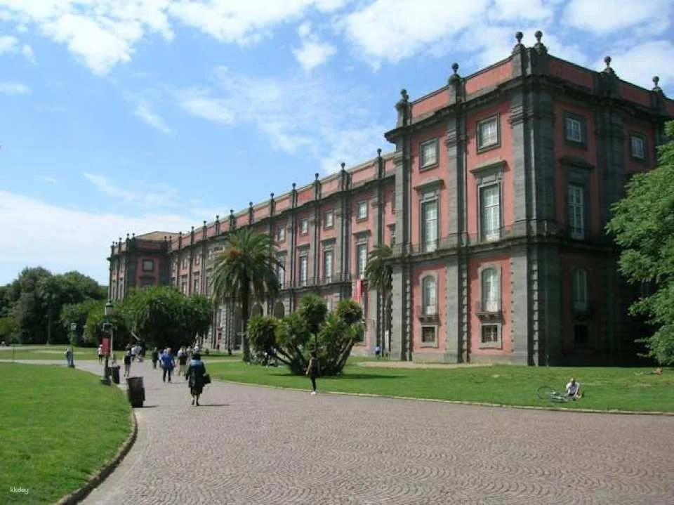 Small Group Tour of Capodimonte Museum in Naples