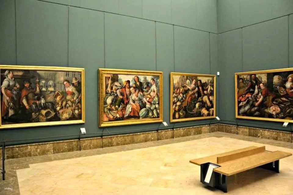 Small Group Tour of Capodimonte Museum in Naples