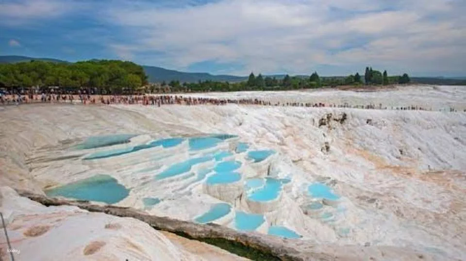 Exploring Pamukkale and Hierapolis ruins group tour from Denizli