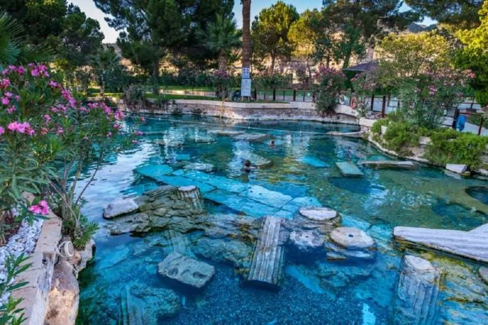Exploring Pamukkale and Hierapolis ruins group tour from Denizli