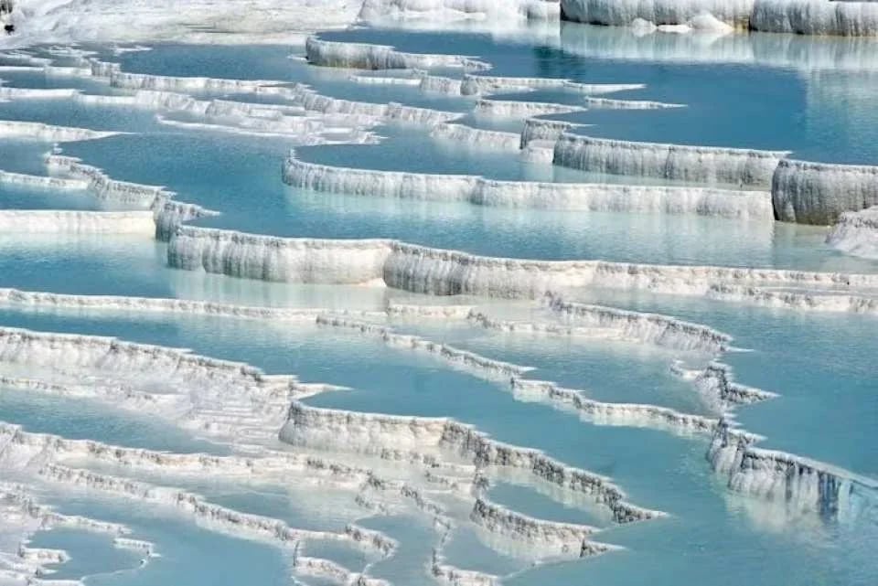 Exploring Pamukkale and Hierapolis ruins group tour from Denizli