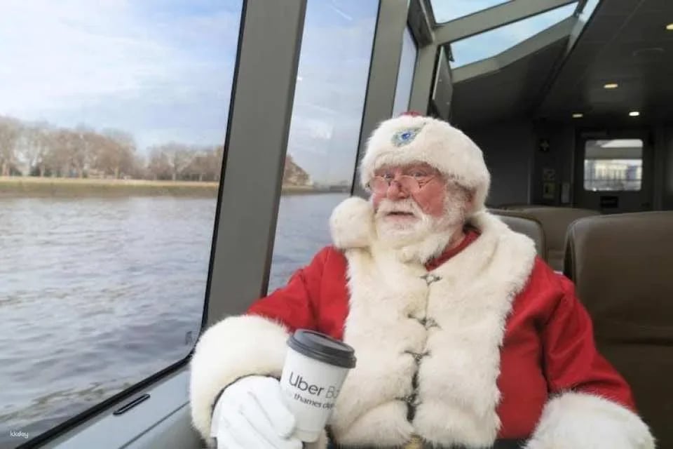 Christmas lights bus tour with hop-on hop-off Thames River pass